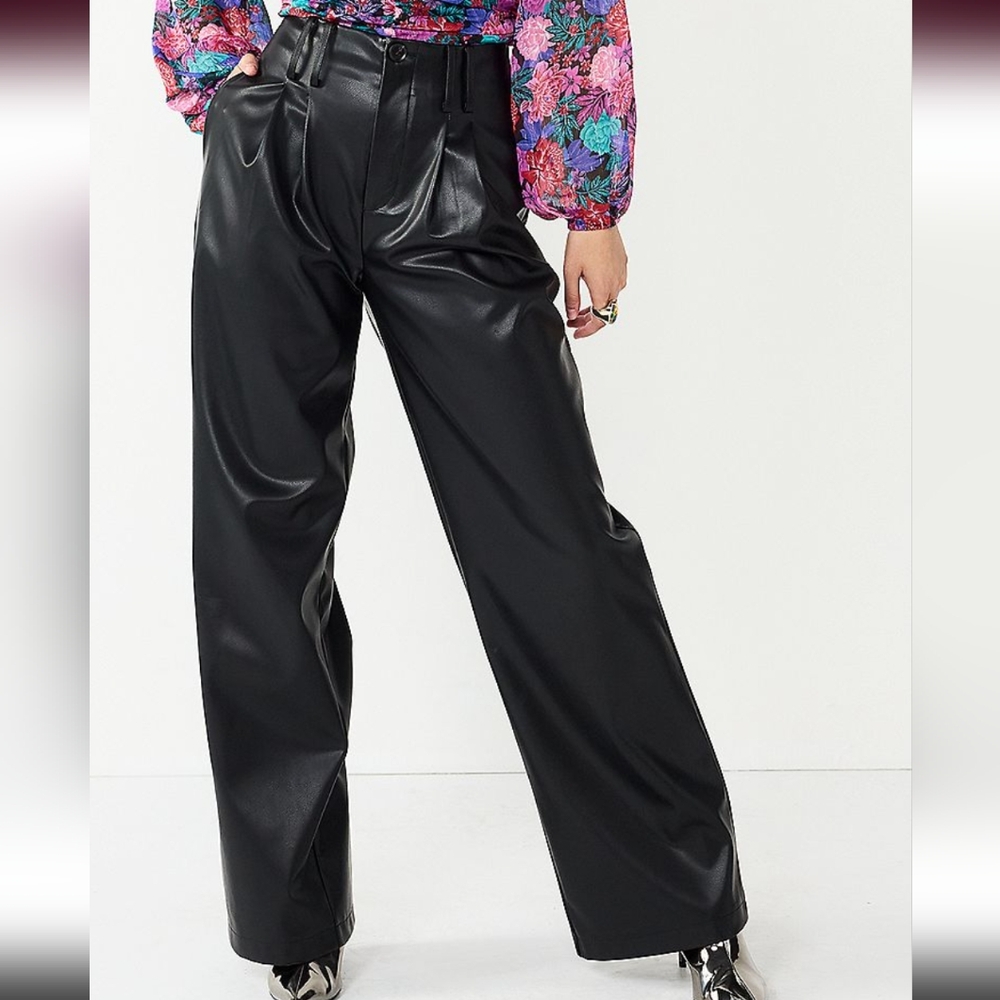 SO High Rise Contour Wide Leg Faux Leather Pant 11 NWT